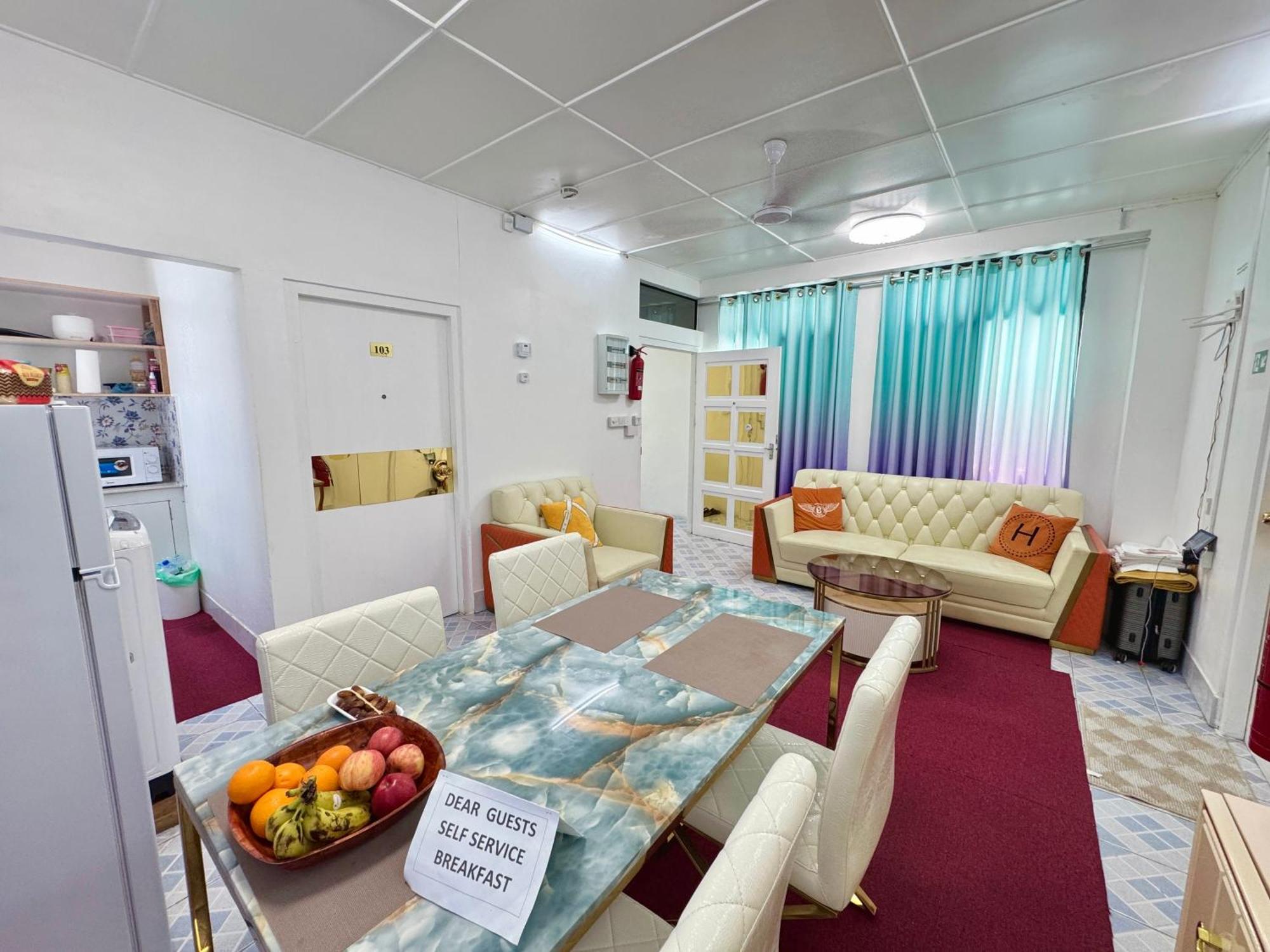 Ontrack Travel Apartment Male Exterior foto